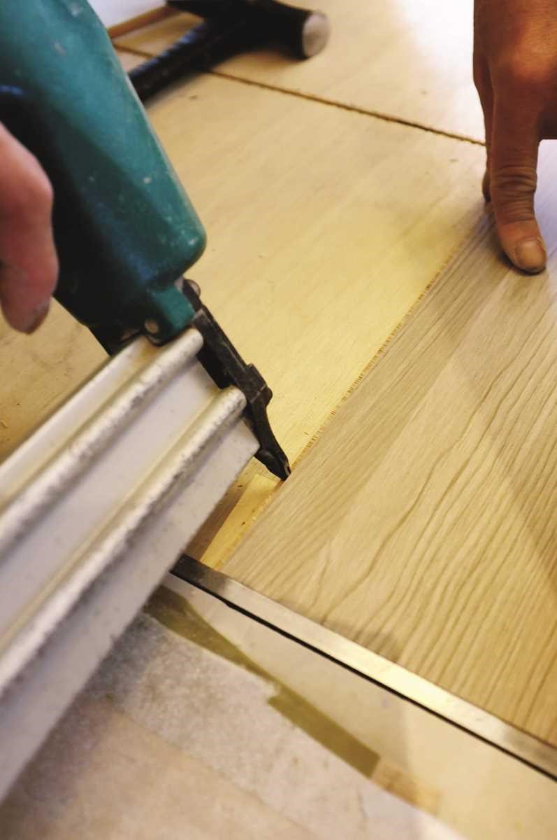 木地板的鋪設方式可分為兩種：漂浮式施工法與平鋪式施